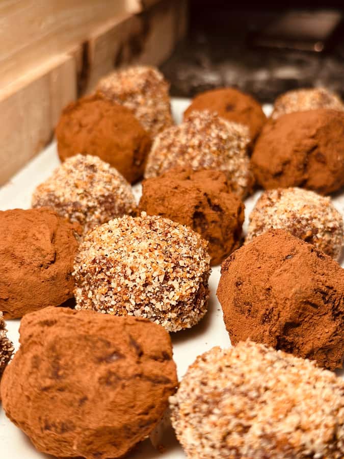 1.5h Cusco Chocolate Workshop - Truffles & Hot Chocolate - What happens in the first 15 minutes: recipe, tools, and a clear sequence