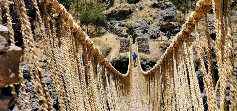 1 day excursion to Qeswachaka bridge and the 4 lagoons - Quehue and the Queswachaka Bridge: The Last Inca Suspension Bridge