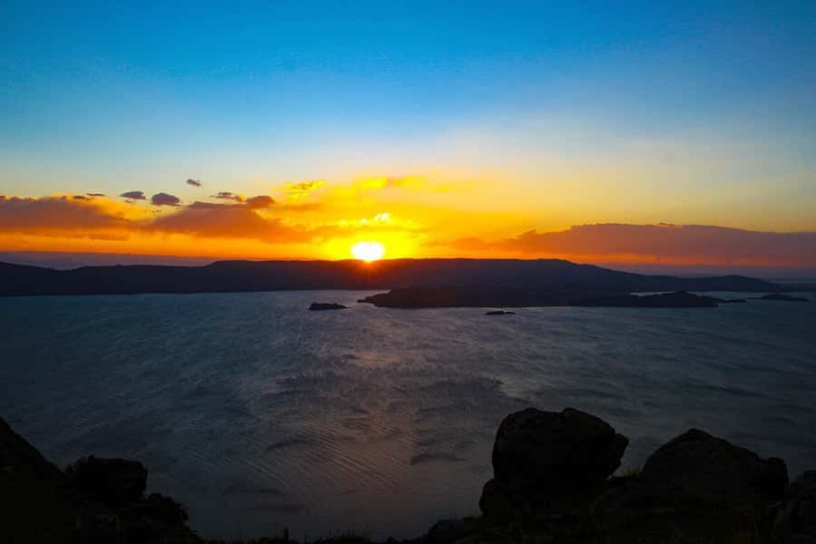 2-Day Amantani Island homestay overnight Tour from Puno - Evening at Amantani: dinner rhythm and the folkloric dance night