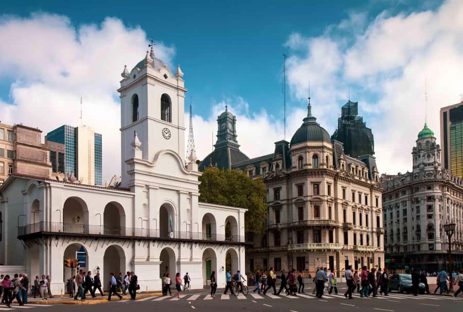 5hs Small Group City Tour of Buenos Aires with Street Food - Who should book this tour (and who should look elsewhere)