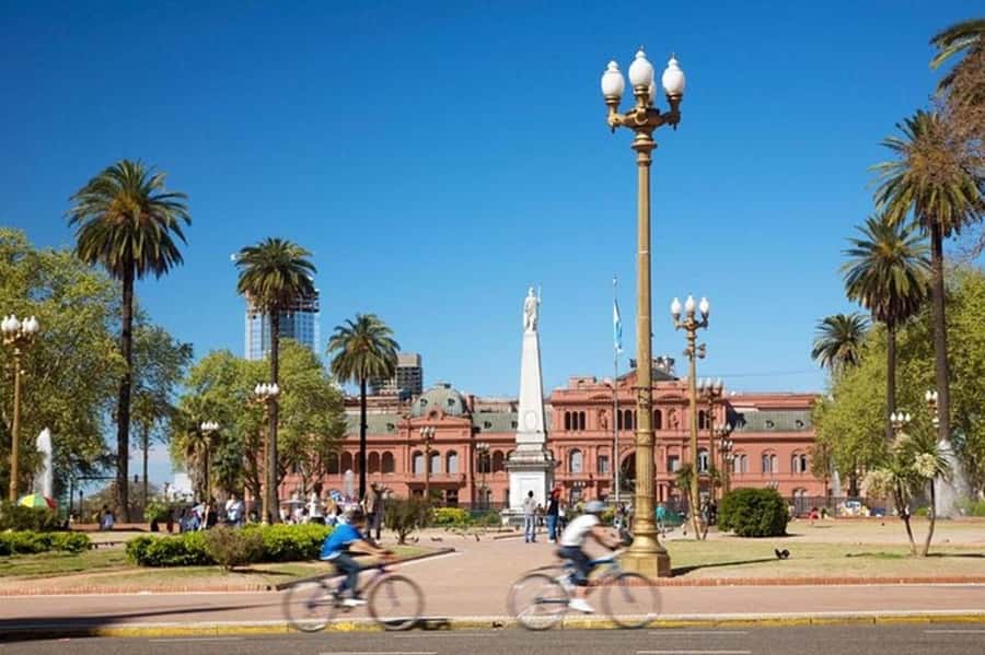 5hs Small Group City Tour of Buenos Aires with Street Food - What to watch for: the pacing and what isn’t included