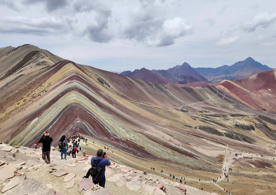 7 Colors Mountain Tour + Red Valley - Hiking up Vinicunca: pace, cold, and how to see the colors best