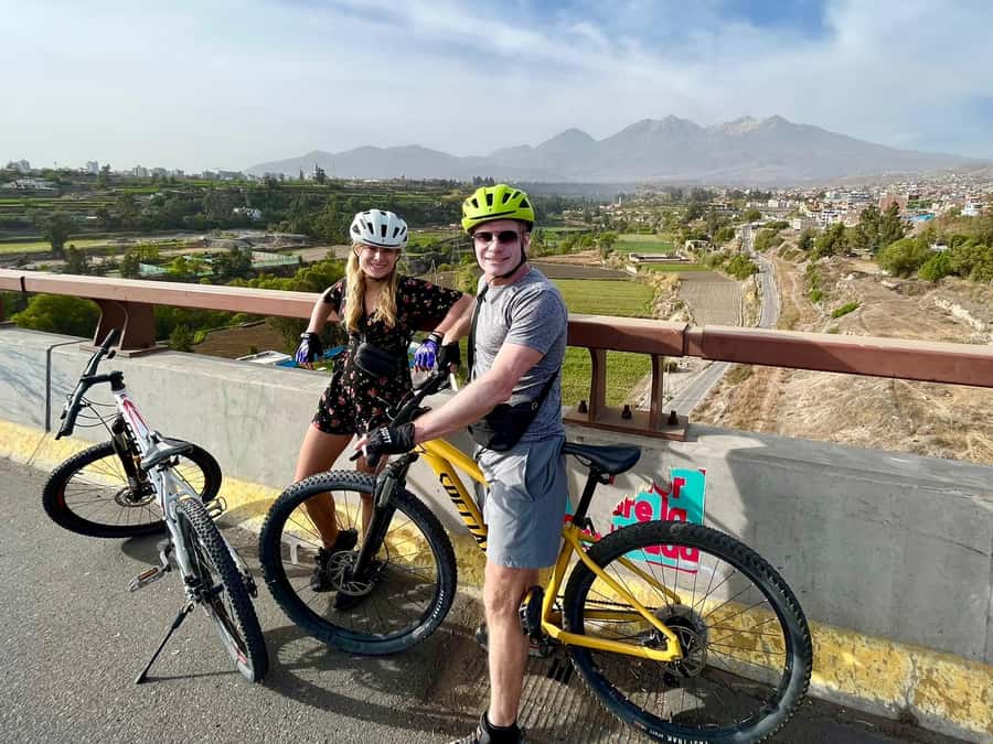 AREQUIPA BIKING CITY TOUR - The Photos: How to Get Better Shots Without Chasing the Guide