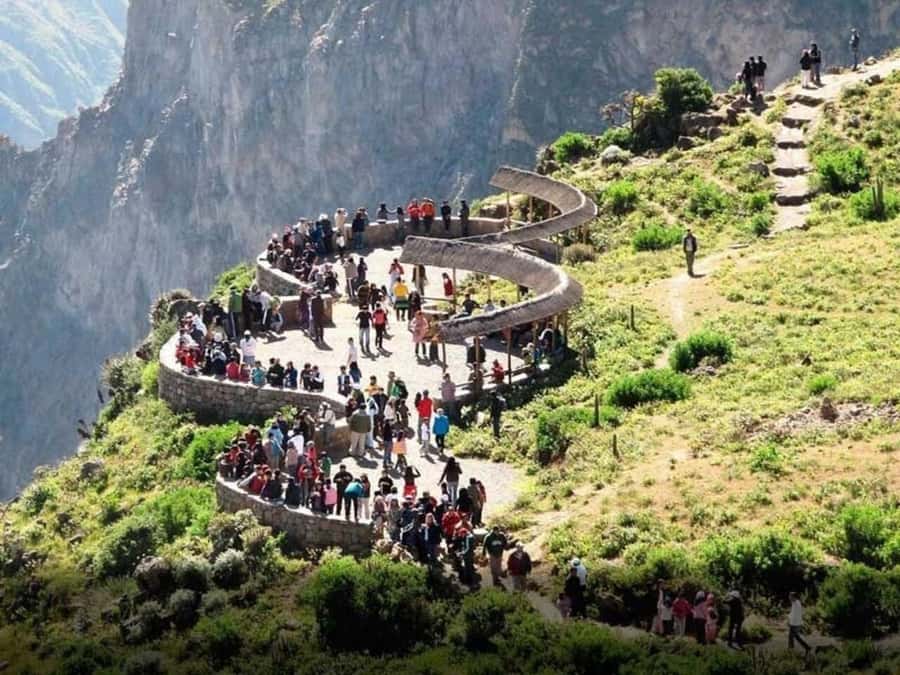 Arequipa: Colca Canyon Trekking 2 days and 1 night + food - Day 1: descending from village views to the Sangalle pools