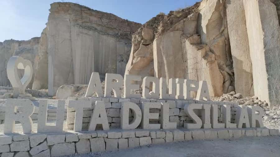 Arequipa: Half Day Sillar Route and Culebrillas Canyon + Yanahuara Viewpoint - The Sillar Route and Añashuayco Quarry: stone history in plain sight
