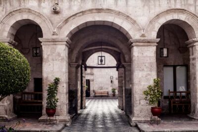Arequipa: Walking Tour and Santa Catalina Monastery - Barrio del Solar and the Tambos: colonial trade made walkable
