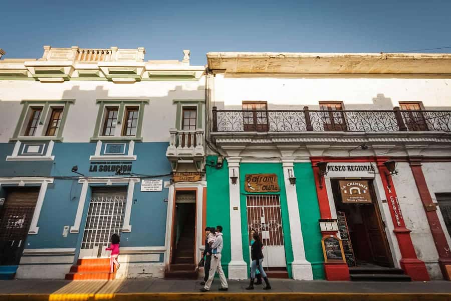 Arequipa: Walking Tour and Santa Catalina Monastery - Santa Catalina Monastery: 20,000 square meters of cloistered life