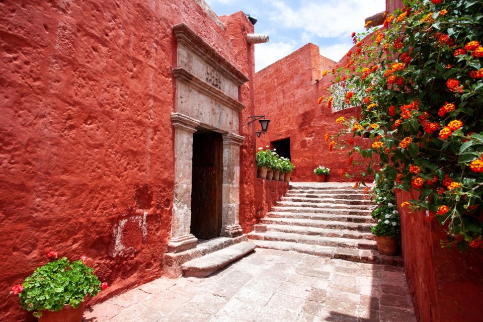 Arequipa: Walking Tour and Santa Catalina Monastery - Price and value: what you’re actually paying for