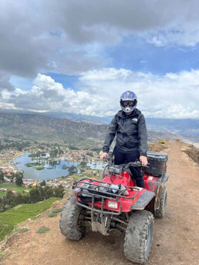 ATV TOUR: VISIT THE VALLEY OF THE MOON, VALLEY OF ANIMAS AND MUELA DEL DIABLO - Valle de la Luna near Achocalla lagoon: the panoramic ride that feels unreal