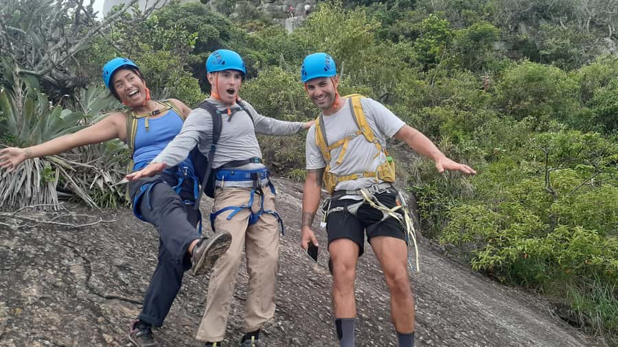 AVenturismo Pão de Açúcar - The climb up: steep rock work and getting hands-on with the hill