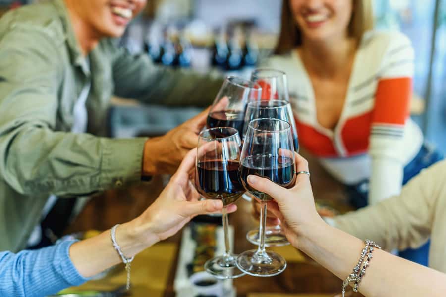 BA: Wine tour with 5 tasting stops in the heart of Palermo - The standout atmosphere: El Piano Rojo and opera surprise