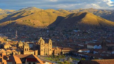 Best of Cusco: Private Walking Tour with a Local - Plaza de Armas: Catedral Energy and La Compañía de Jesús Details