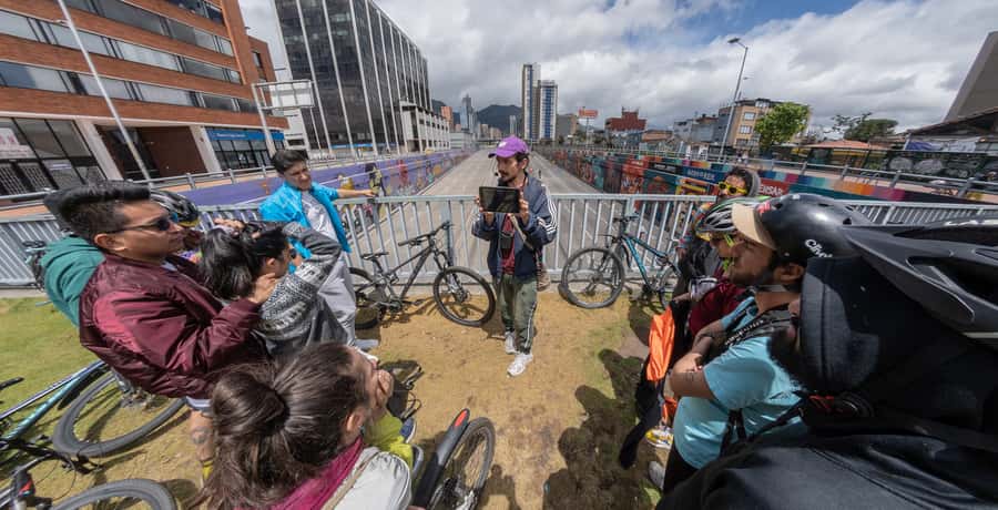 Biking in Full Color: Urban Art Bike Tour - Guide Power: Why Storytelling Makes the Art Stick