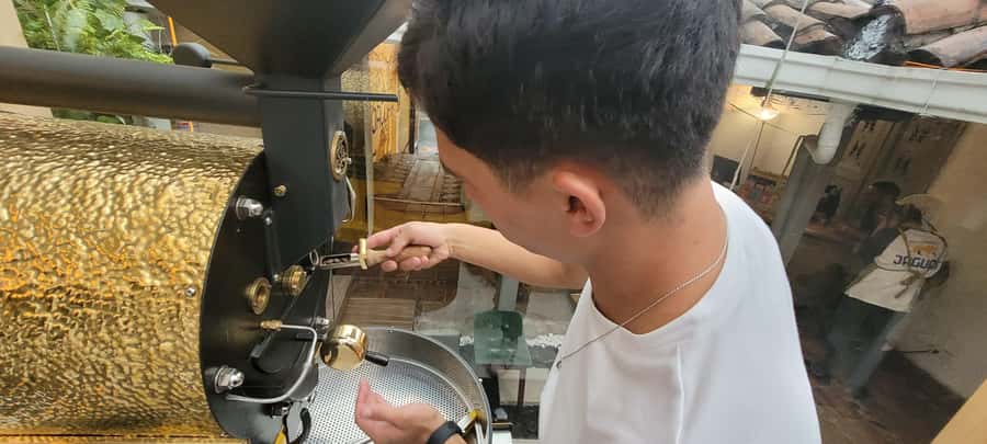 Bogota: Coffee Tasting, Roasting, Filtration & Espresso Tour - Price and timing: is $85 for 150 minutes good value?