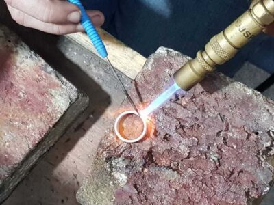 Bogota: Colombian Emerald Ring Workshop - PANDEBONO Y CAFE EL DORADO: pre-Hispanic to colonial metal meaning