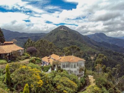 Bogota: Downtown City and Monserrate Hill Private Tour - Hotel pickup and your guide team (José, and the driver touch)