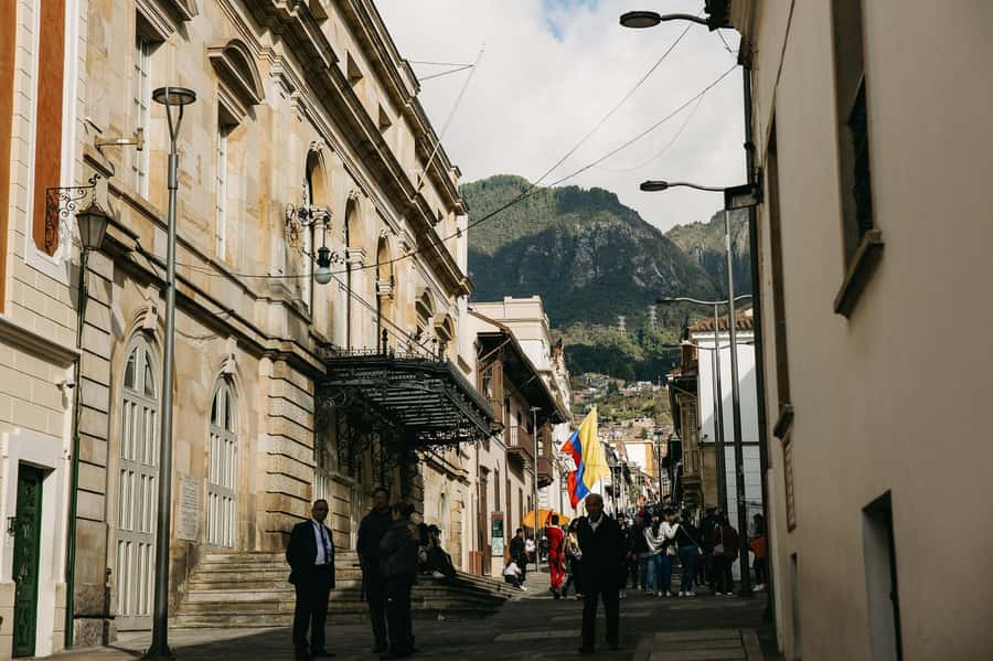 Bogotá: Express Tour with Private Guide and Transportation - Optional coffee stop: when it’s worth the extra minutes