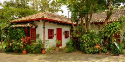 Bogotá: Guided Coffee Tour with Lunch, and Pickup & Drop-Off - Getting picked up (and the one traffic reality to plan for)