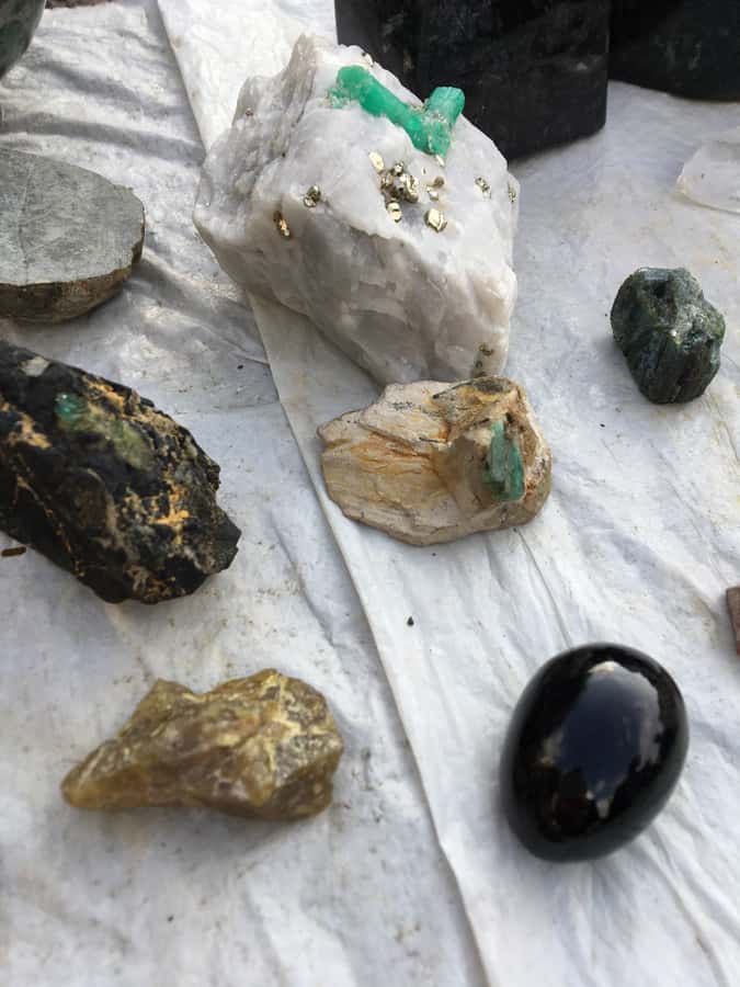 Bogota: Guided Colombian Emeralds Tour with Museum Entry - Plaza del Rosario: why the informal emerald trade draws a crowd
