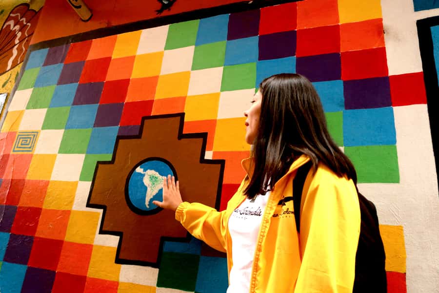 Bogotá: La Candelaria Graffiti & Urban Art Guided Tour - Quick hits before you go