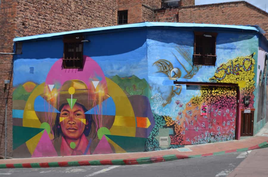 Bogotá: La Candelaria Graffiti & Urban Art Guided Tour - La Candelaria murals: learning to read tags, symbols, and indigenous themes