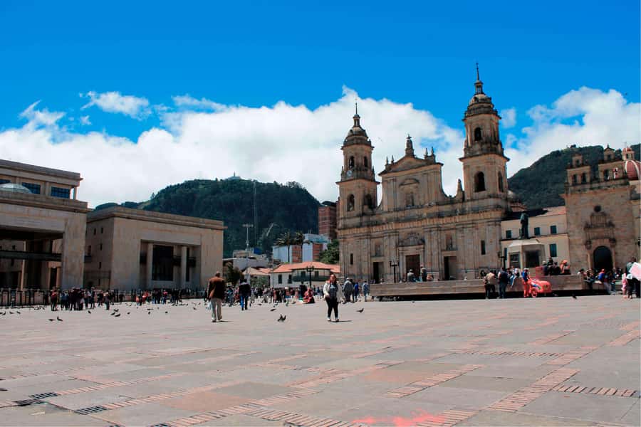 Bogota: La Candelaria Highlights Walking Tour - Coffee included: a break that’s part of the learning