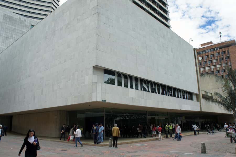 Bogotá: Private Candelaria Walking Tour and Gold Museum - Price and logistics: is $75 worth it for four hours?