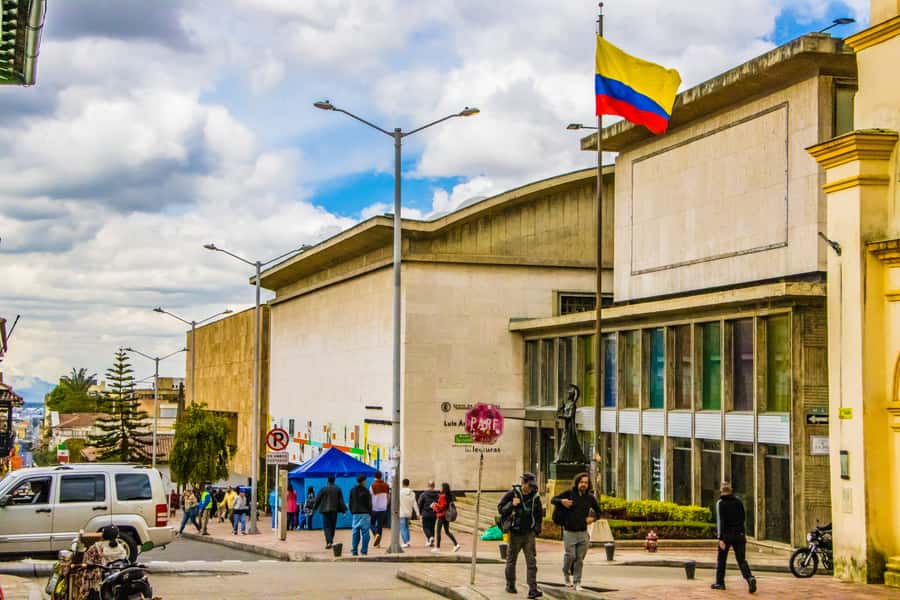Bogotá: Private Candelaria Walking Tour with Gold Museum - 3 Hours in Candelaria: How the Route Gets You Oriented Fast