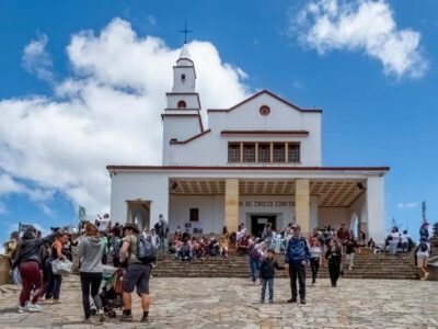 Bogotá: Private Guided Tour with Monserrate & La Candelaria - Monserrate summit views: the big picture you’ll feel
