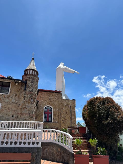Bogota: Private Tour to Monserrate and Guadalupe - Why a trained guide makes or breaks Monserrate/Guadalupe