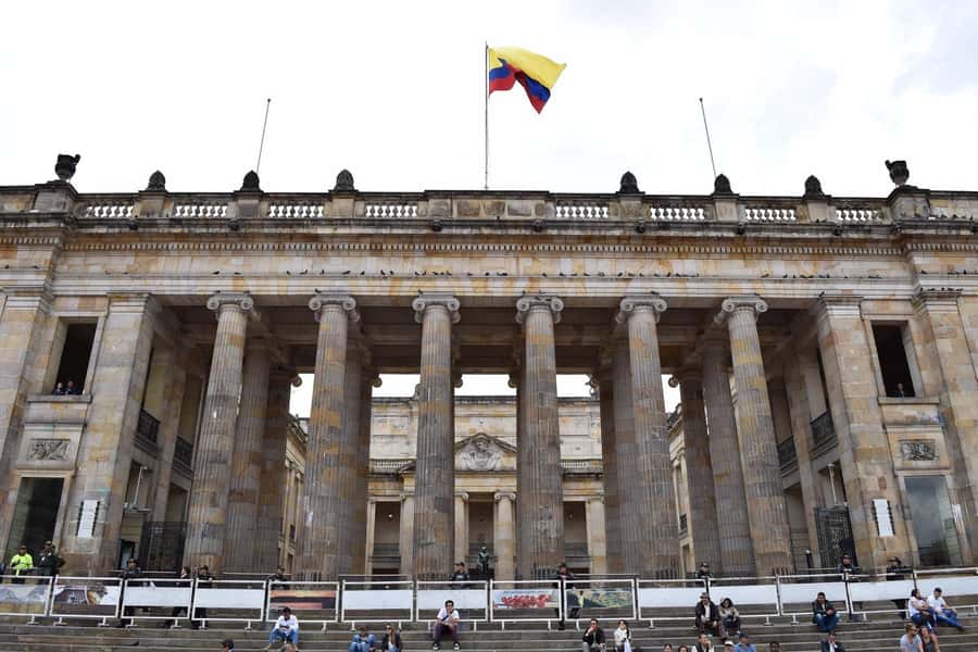 Bogota's Historic Center and Monserrate in one day - La Candelaria Walk: Simón Bolívar Square, Government Buildings, and Real Context