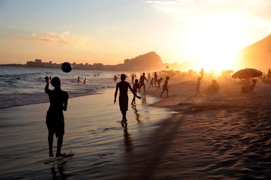 Bossa Nova and the Carioca life - Copacabana and Ipanema - Bossa Nova and politics: Why the music story goes beyond songs