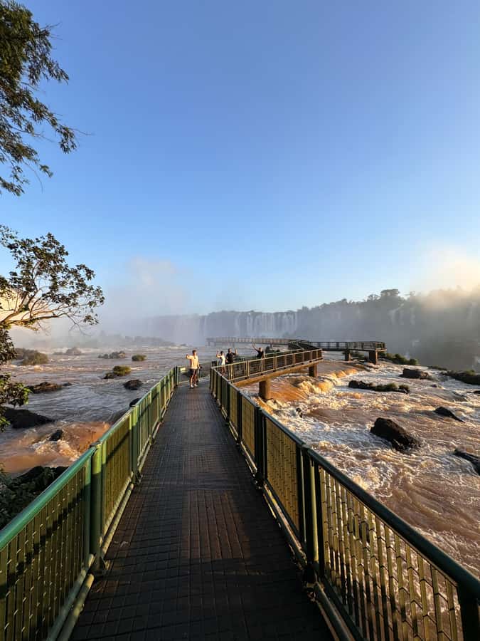 Brazilian Iguassu Falls,Bird park Boat Safari all tickets - Iguassu National Park viewpoints: Devil’s Throat and the geology story
