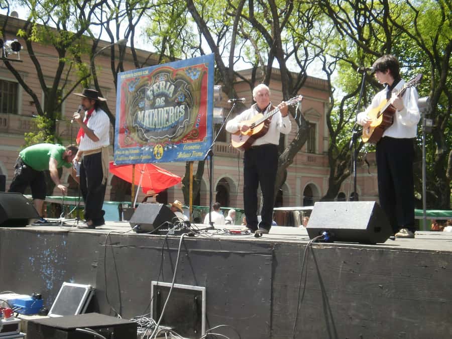 Buenos Aires Fairs: San Telmo & Mataderos Cultural Tour - Going back to San Telmo: finishing strong where you started