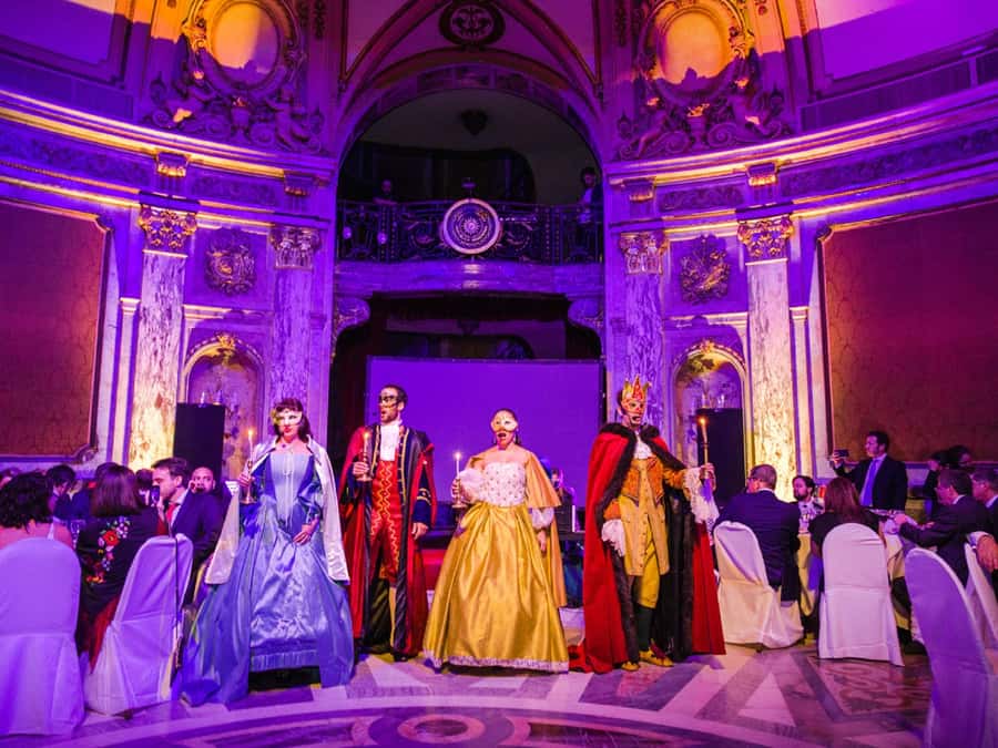 Buenos Aires: Gala Lírica Tickets at Palacio Paz. - Language and How It Affects Enjoyment