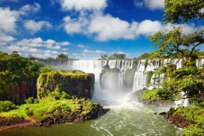 Buenos Aires: Iguazu Falls Private Tour with Flights - Getting to the Falls: flights, the airport, and private transfers