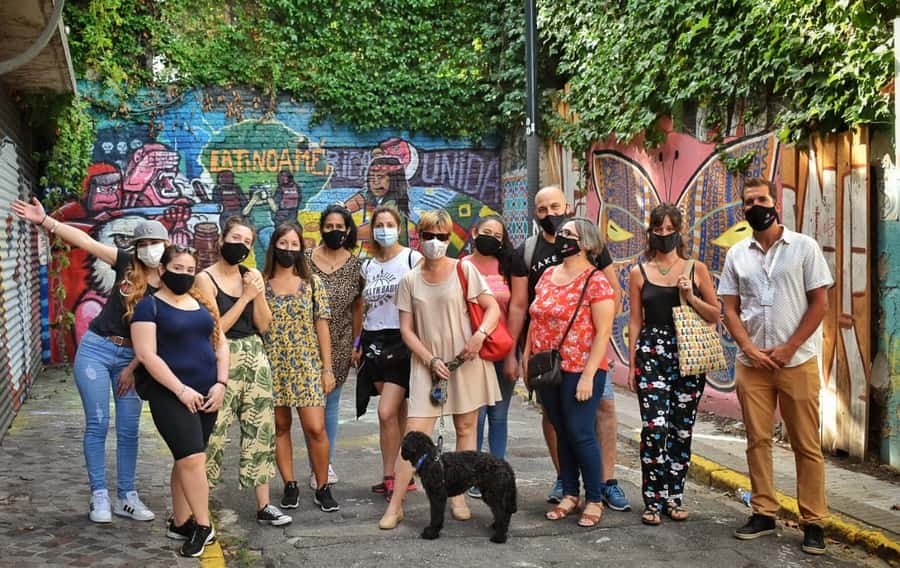 Buenos Aires: Palermo Soho Guided Walking Tour - Price, language options, and small-group size: value for $17