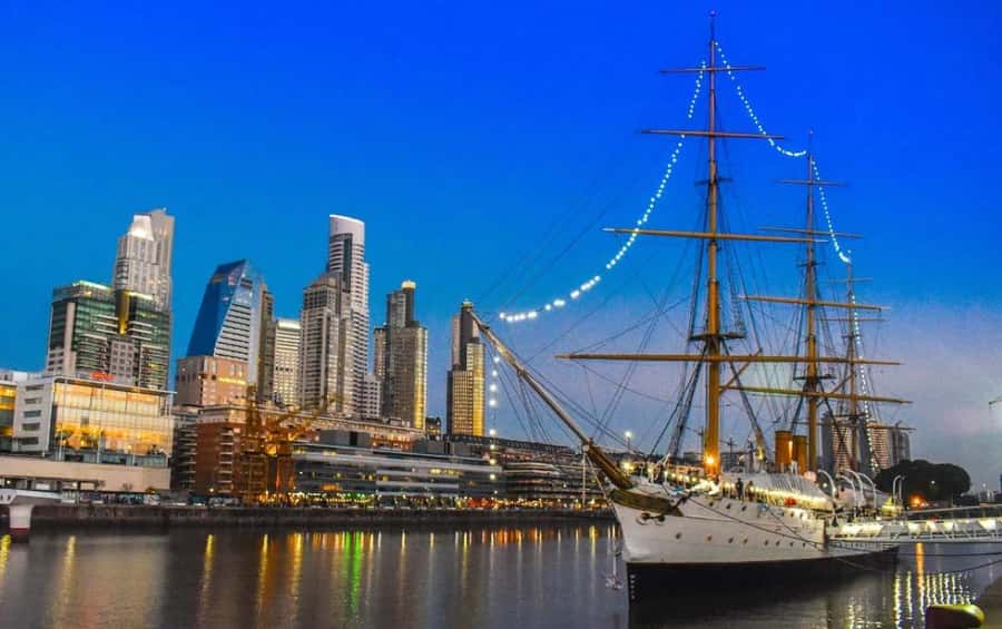Buenos Aires Premium city tour with street food - Plaza de Mayo: The Best Place to Start, If You Want Meaning