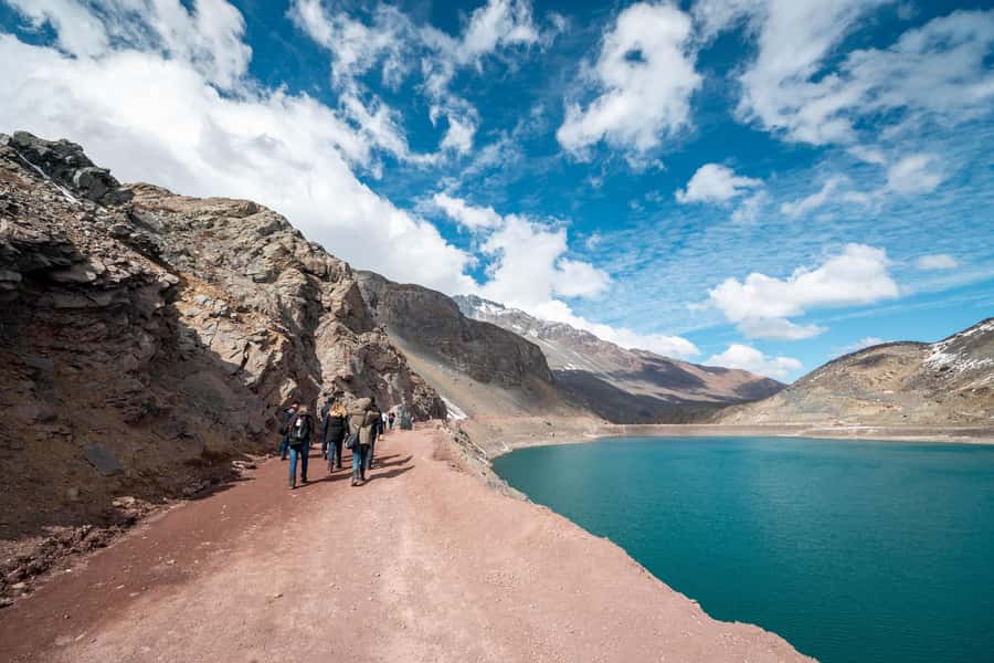 CAJON DEL MAIPO TOUR + TERMAS COLINA + EMBALSE EL YESO AND PICNIC - El Yeso Reservoir at 2,500 meters: turquoise water, limited amenities, short hike