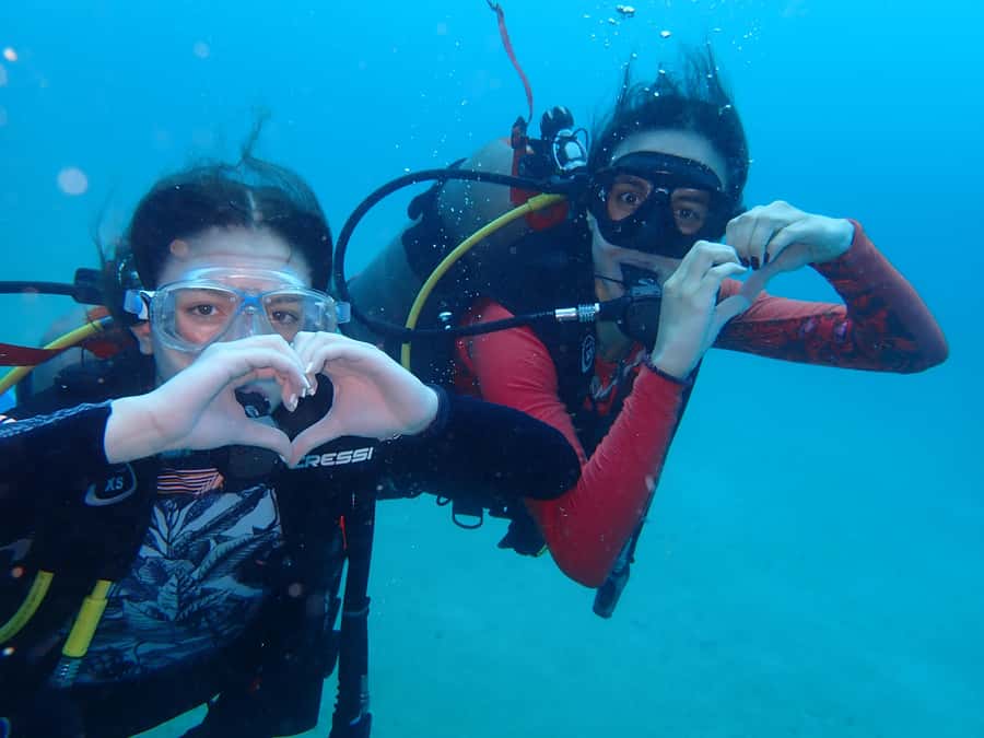 Cartagena: 2 Tanks Dive Plan For CERTIFIED DIVERS - Who this two-tank plan is best for (and who should skip it)