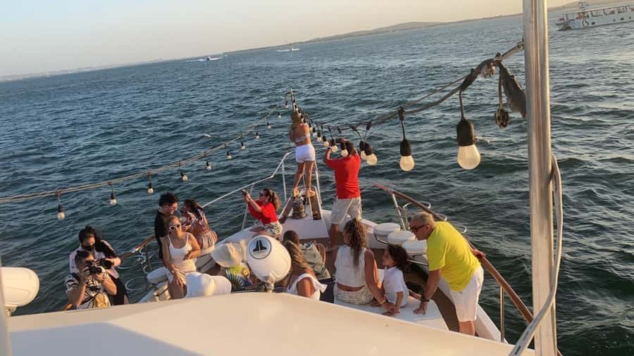 Cartagena: 4-course Culinary Experience aboard a catamaran - Dinner on the Water: Master vs Premium (And What You’re Actually Choosing)