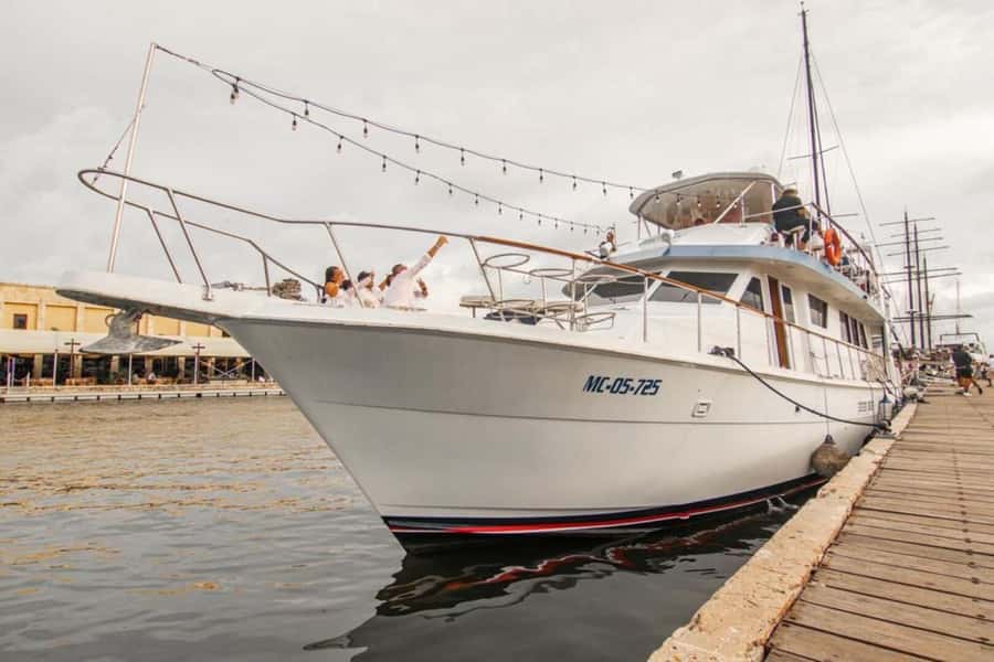 Cartagena: 4-course Culinary Experience aboard a catamaran - Wine + Courses: The Pace That Makes It Romantic (or Stressful)