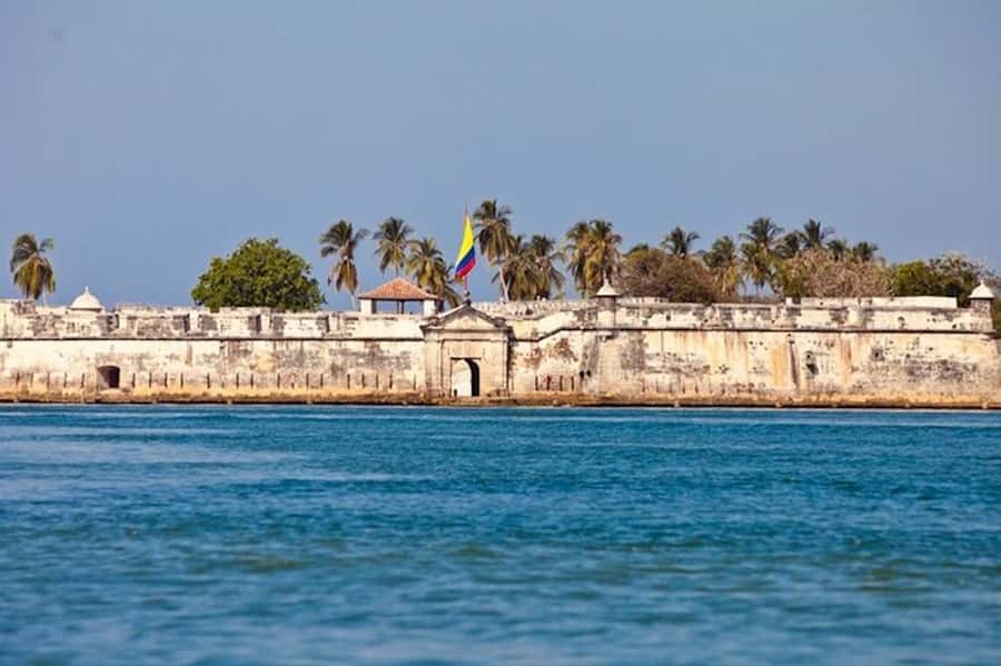 Cartagena: 5 Islands Premium Tour with Lunch and Snorkeling - Tierra Bomba: a quick fort panorama that sets the scene