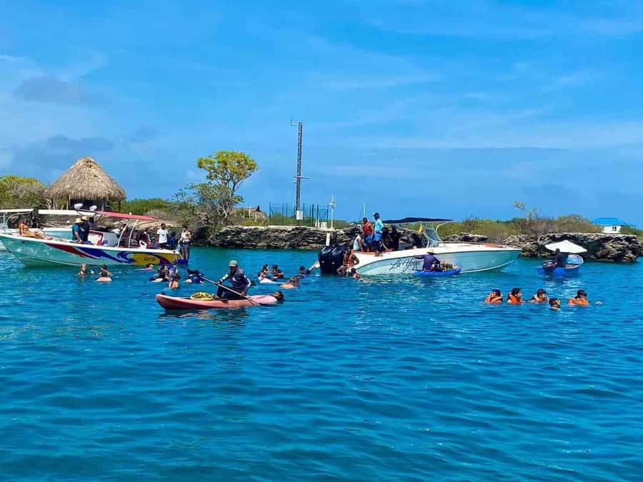 Cartagena: 5 Rosario Islands, Full party with drinks, Snorkeling and lunch - Drinks, Music, and the Real Expectations for the Open Bar