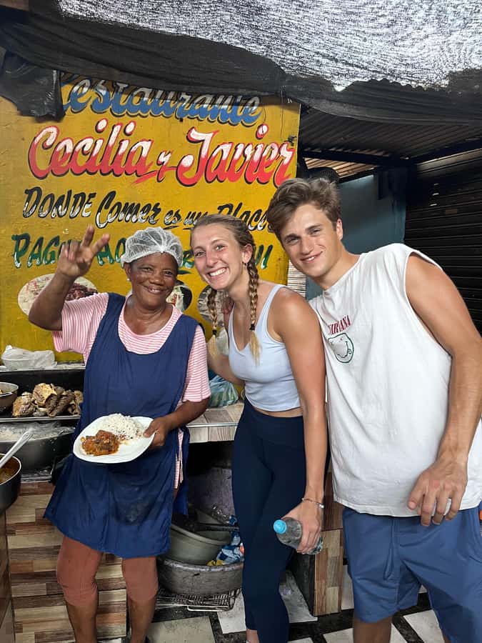 CARTAGENA: BIKE RIDE WITH LUNCH AT BOURDAIN'S FAVORITE SPOT - Barrio chino in 15 minutes: a quick cultural sidebar