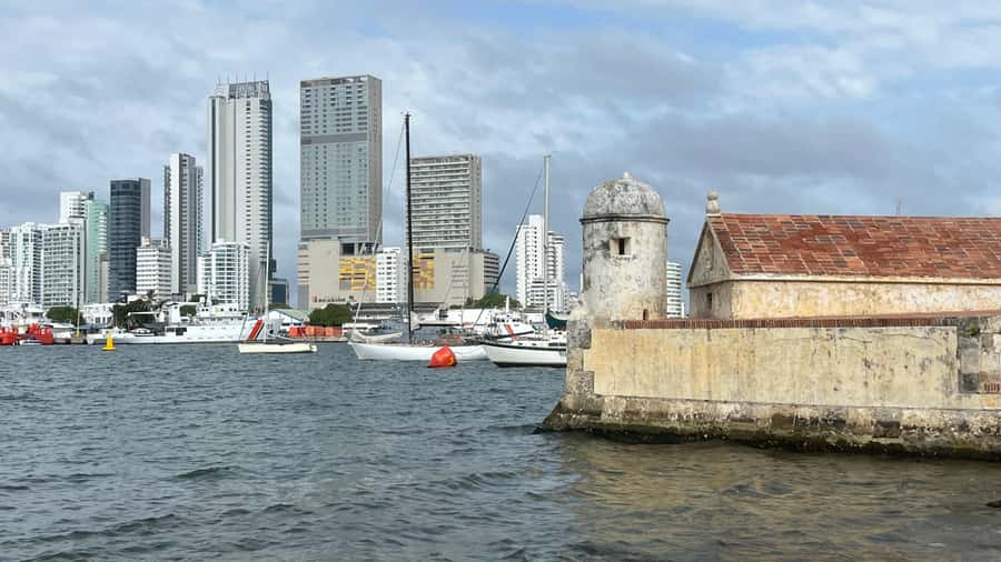 CARTAGENA: BIKE RIDE WITH LUNCH AT BOURDAIN'S FAVORITE SPOT - Price and what’s actually included for $67