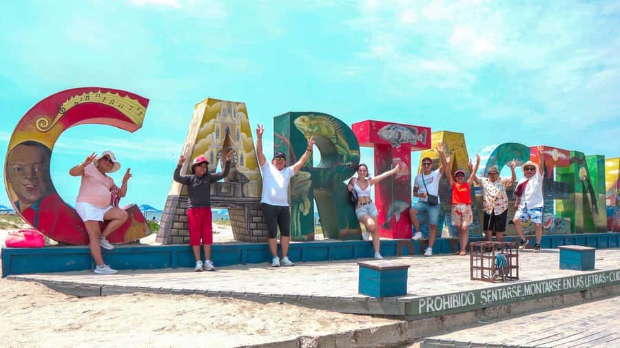 Cartagena: BILINGUAL CITY TOUR San Felipe Castle & Old city - Four hours that cover the best angles of Cartagena
