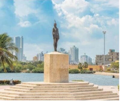 Cartagena: BILINGUAL CITY TOUR San Felipe Castle & Old city - How the Chiva bus tour makes the city feel simpler