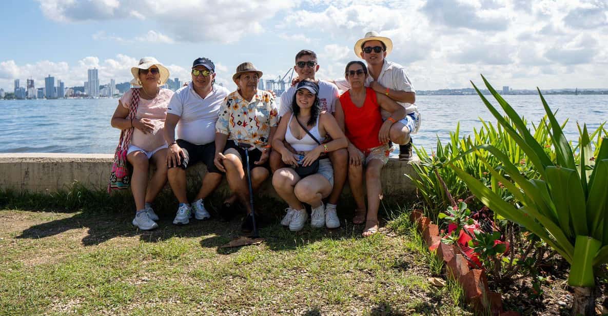 Cartagena: CITY TOUR IN ENGLISH, Old city, Monuments, Castle - The Old Shoes and Letras de Cartagena: built for photos (and worth it)