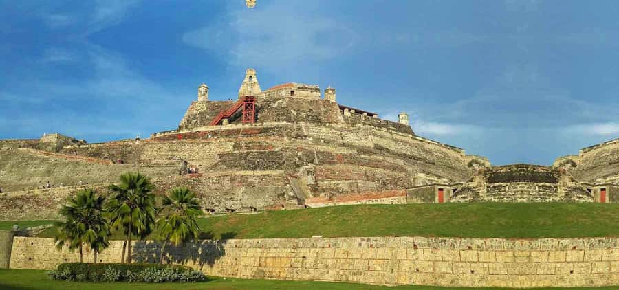 Cartagena: CITY TOUR IN ENGLISH, Old city, Monuments, Castle - San Felipe Castle: Spanish colonial features plus panoramic views